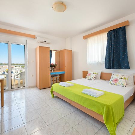 Yiannis Apartments Rhodes City 외부 사진